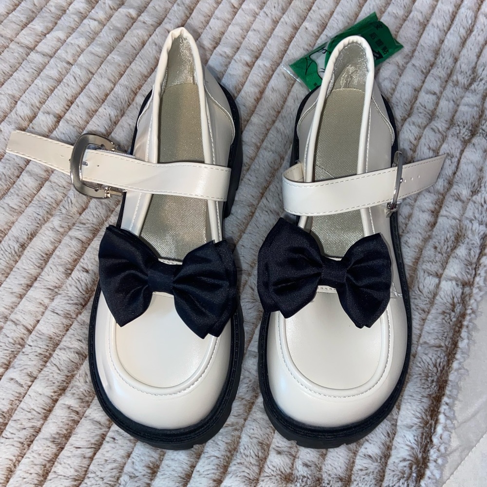 Cute light weight never worn shoes bought on Etsy, size 7 in women’s